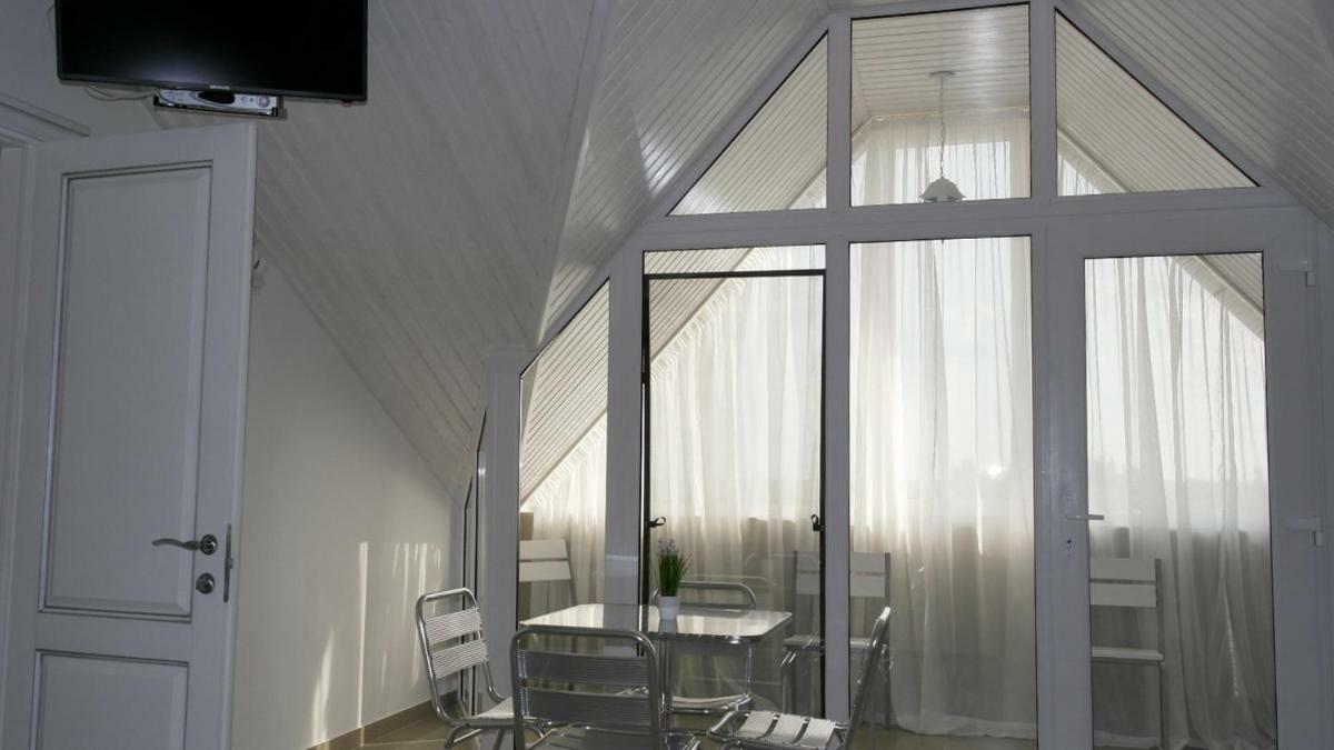 Мини-Отель Фаворит Апартаменты Zatoka Exterior foto